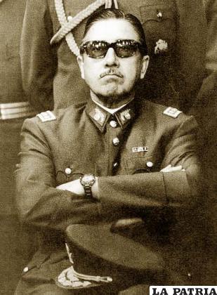 El dictador Augusto Pinochet propuso salida al mar con compensación territorial