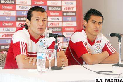 Ahedo Valdez y Osvaldo Martínez, de la selección paraguaya (foto: APG)