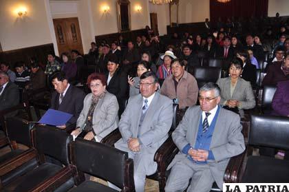 35 maestros de Oruro recibieron Diploma Meritorio del Estado Plurinacional de Bolivia
