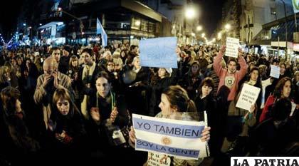 Argentinos protestan contra las políticas del gobierno nacional de la presidenta Cristina Fernández de Kirchner en Buenos Aires. | Foto ilustrativa - Efe Agencia