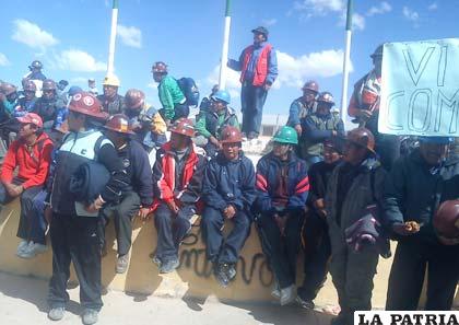 Mineros asalariados aguardan que el Gobierno nacionalice la mina Colquiri 