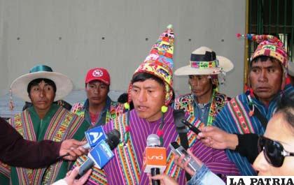 Representantes de la comunidad de Mallku Khota (ANF)