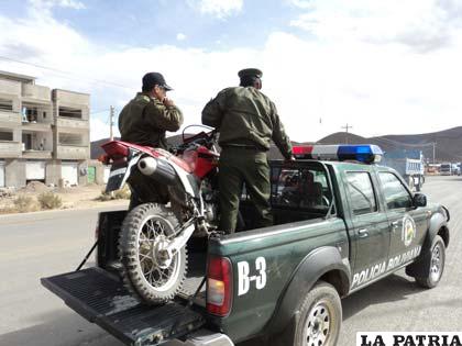 La motocicleta del uniformado en la que tuvo el accidente