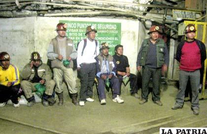 Mineros sindicalizados se quedaron en interior mina para resguardar los parajes retomados