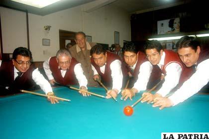Billaristas que representan al Club Oruro 