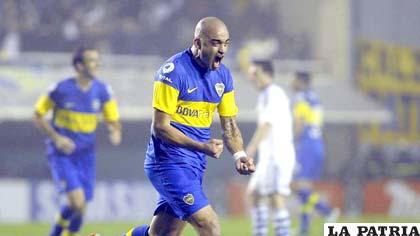 Santiago Silva anotó el primero para Boca (foto: foxsportsla.com)