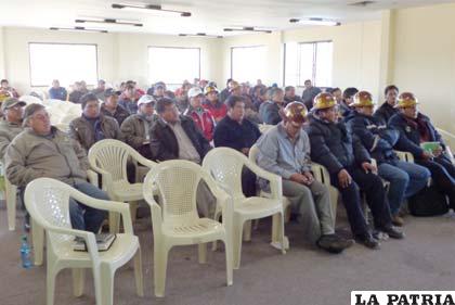 Representantes de las cooperativas mineras de Bolivia