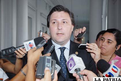 Rafael Filizzola, ministro del Interior del gobierno paraguayo, fue destituido por la muerte de campesinos y policías en un enfrentamiento /presidencia.gov.py