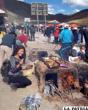 El horno donde se prepara el exquisito plato andino