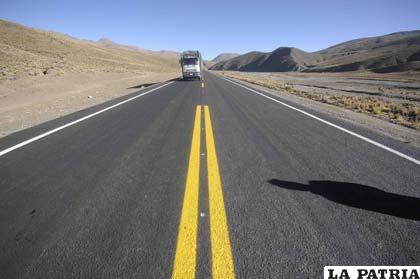 El camino Huachacalla Pisiga que será entregado hoy /comunicacion.presidencia.gob.bo
