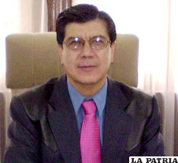 Ante la falta de una propuesta concreta, el secretario ejecutivo de la CEUB, Eduardo Cortez, propone posterga la cumbre de salud por 60 días