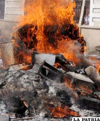 Fiscalía prohíbe la quema de objetos contaminantes el día de San Juan