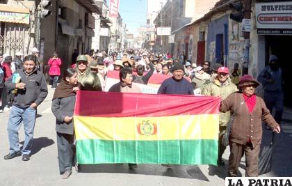 Policías en Oruro advierten con radicalizar medidas de presión 