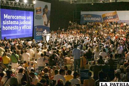 Coalición de 23 partidos que respalda a Capriles
