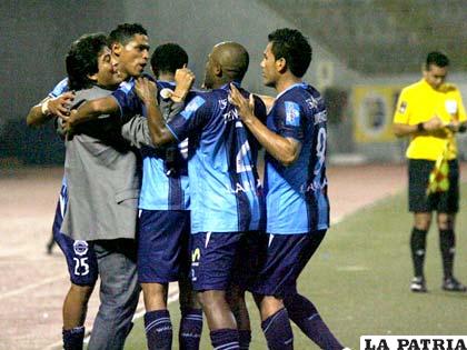 Celebración de los jugadores del Vallejo (foto: peru.com)