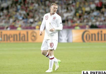 Rooney (Inglaterra) decepcionado por el resultado (foto: que.es)