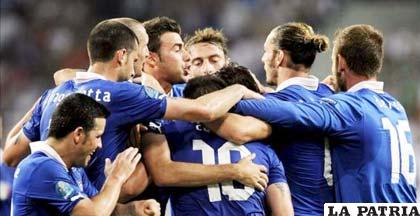 Los italianos sueñan con eliminar a los ingleses (foto: publimetro.com)