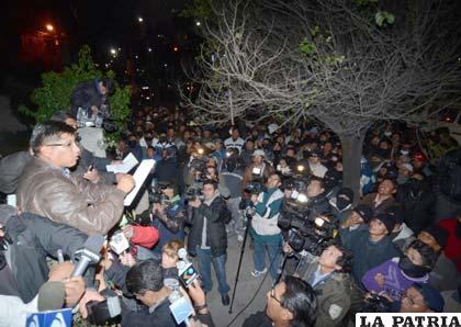 Gobierno y policías alcanzan un preacuerdo que era socializado anoche entre las bases (Foto APG)