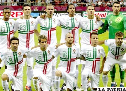 La selección de Portugal intenta llegar a la final (foto: taringa.net)