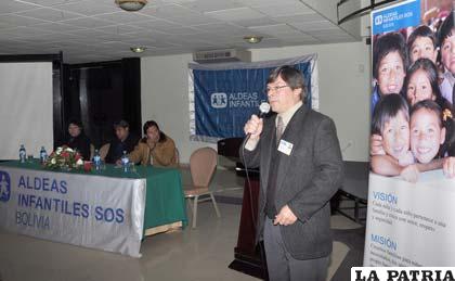 Luis Tirado, ofreció una relación del trabajo de Aldeas SOS en Oruro