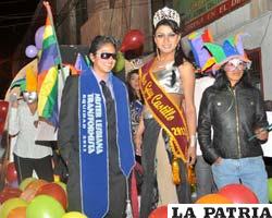 Población GLBT anoche protagonizó un desfile que motivó la atención ciudadana