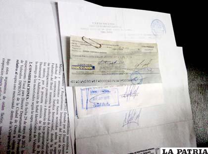 El cheque fue girado por el monto de 132.678 bolivianos