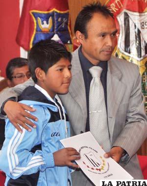 Alejandro Choqueticlla junto a Nelson Pimentel 