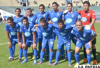 El equipo de Sport Boys en su visita a Oruro
