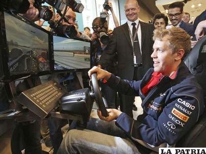 Vettel en una de sus exhibiciones