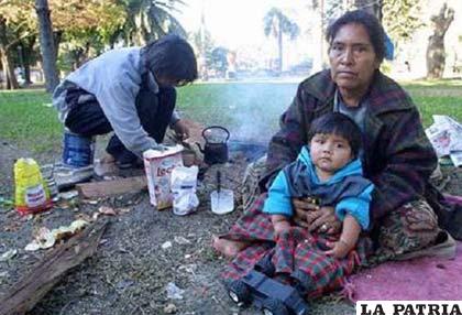 Indígenas de Argentina esperan que gobierno otorgue sus terrenos