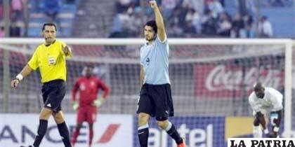 Luis Suárez celebra el único gol del partido