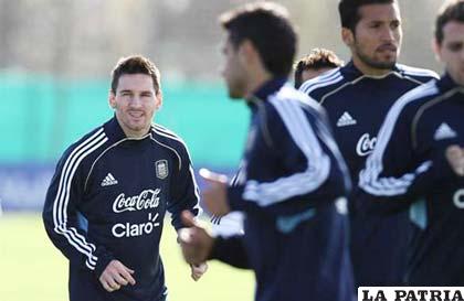 Messi en el entrenamiento de la selección argentina