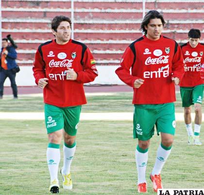 Raldes junto a Martins en el entrenamiento de la selección boliviana