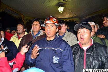 Mineros durante los conflictos por la modificación de la Ley Minera