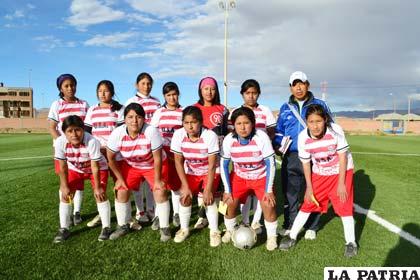 Las integrantes del equipo de Bolivia Vinto