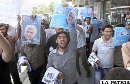 Seguidores del candidato presidencial iraní Saeed Jalili en un acto de campaña en Teherán (Irán)