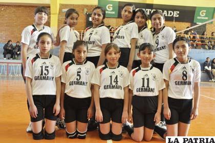 El equipo de Alemán en Mini niñas 