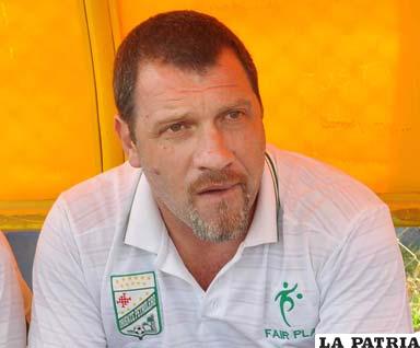 Roberto Pompei, entrenador de Oriente Petrolero