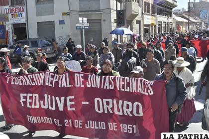 Vecinos exigieron obras para el departamento de Oruro
