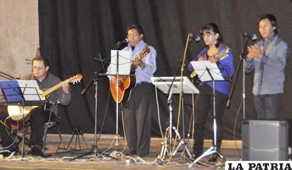 Cuarteto Uru Canto homenajeó a los héroes del Chaco