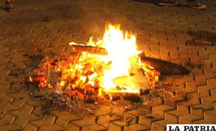 Pretenden erradicar la costumbre de encender fogatas en San Juan