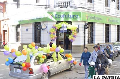 Caravana de Ecofuturo festejando sus 14 años de vida institucional