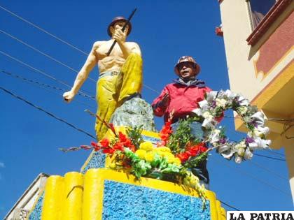 Acto conmemorativo a los 75 años de fundación del Sindicato Mixto de Trabajadores Mineros de Huanuni