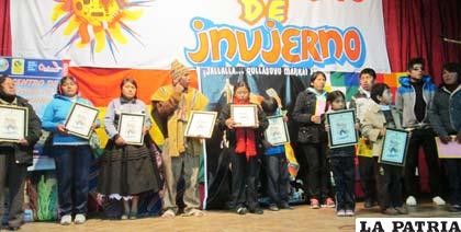 Algunos de los ganadores del Concurso de Poesía en Idiomas Nativos