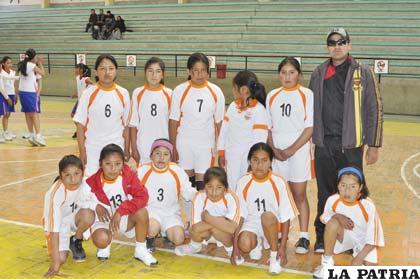 Las jugadoras del colegio Jacinto Rodríguez
