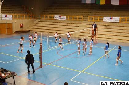 Oruro no pudo en su último partido ante Cuzco en damas