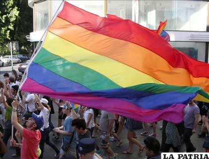 Centenares de personas participaron en la primera marcha del orgullo gay en Chipre