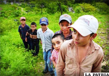 Niños mexicanos y centroamericanos son deportados y abandonados en la frontera