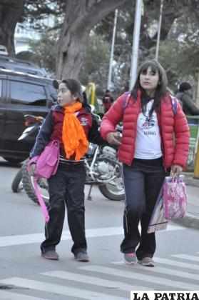 Estudiantes continuarán con el horario de invierno
