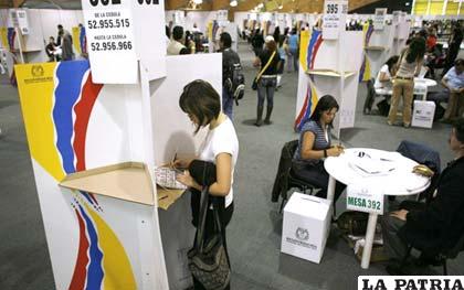 Colombia se prepara para elegir presidente y reducir la abstención